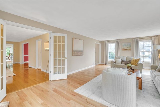 8 Farm Road, Lexington, MA 02420