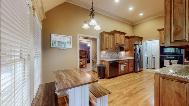 1007 Briarwood Dr, Cottontown, TN 37048