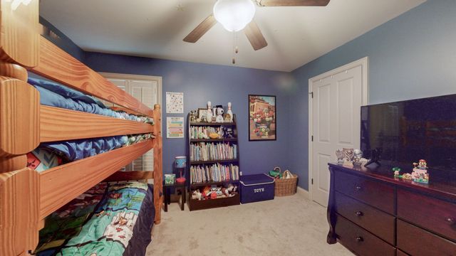 1007 Briarwood Dr, Cottontown, TN 37048