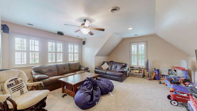 1007 Briarwood Dr, Cottontown, TN 37048