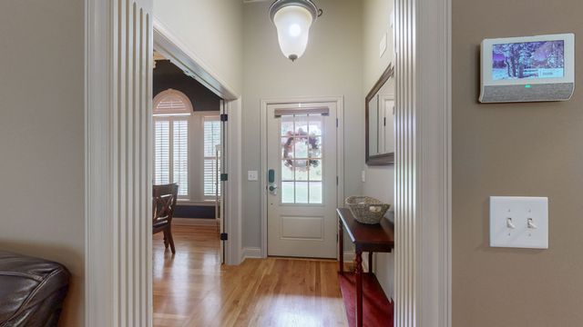 1007 Briarwood Dr, Cottontown, TN 37048