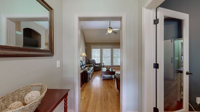 1007 Briarwood Dr, Cottontown, TN 37048