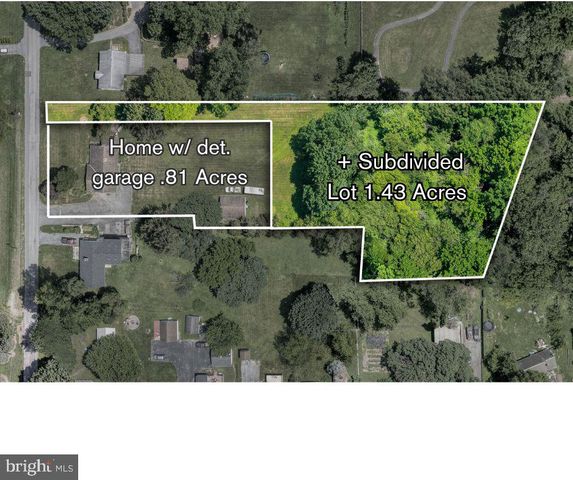 2460 HONEYSUCKLE LN, Lancaster, PA 17603