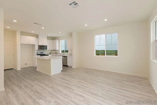 501 Turnstone Ln, Imperial Beach, CA 91932