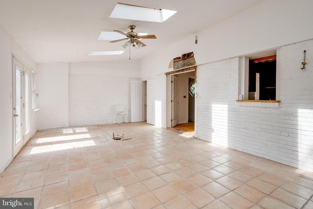 4113 PINERIDGE DR, Annandale, VA 22003