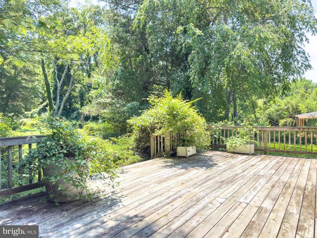 4113 PINERIDGE DR, Annandale, VA 22003