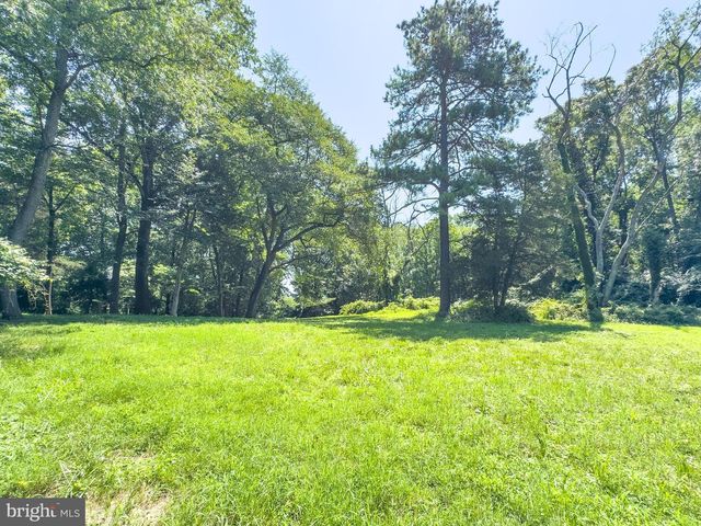 4113 PINERIDGE DR, Annandale, VA 22003