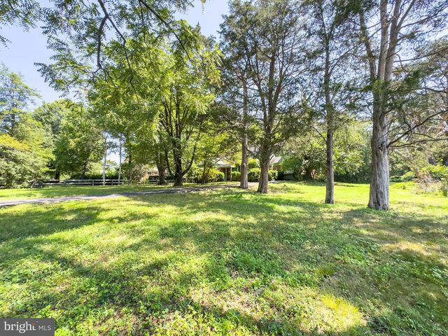 4113 PINERIDGE DR, Annandale, VA 22003
