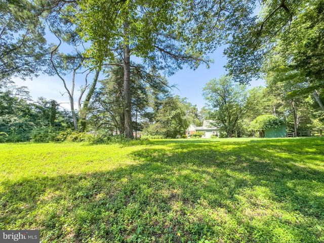 4113 PINERIDGE DR, Annandale, VA 22003
