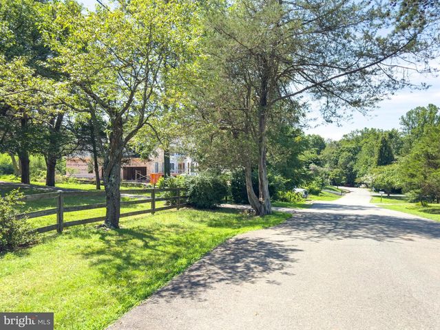 4113 PINERIDGE DR, Annandale, VA 22003
