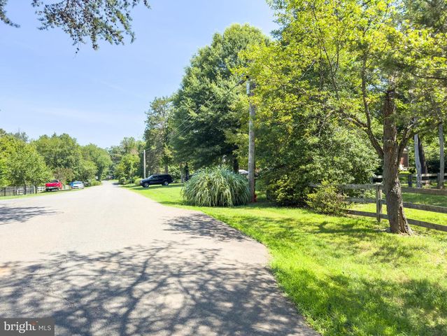 4113 PINERIDGE DR, Annandale, VA 22003