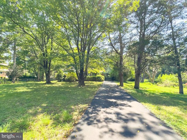 4113 PINERIDGE DR, Annandale, VA 22003