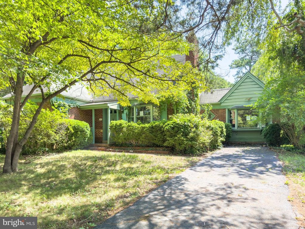 4113 PINERIDGE DR, Annandale, VA 22003