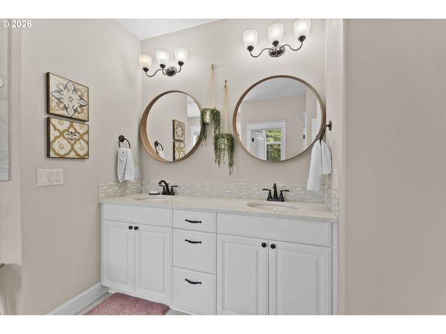 8811 Ne 212TH Ave, Vancouver, WA 98682
