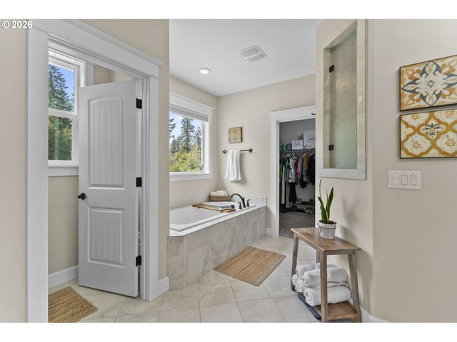 8811 Ne 212TH Ave, Vancouver, WA 98682