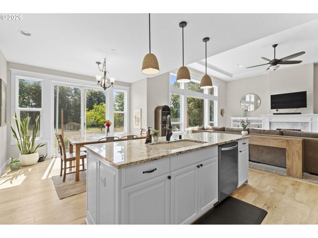 8811 Ne 212TH Ave, Vancouver, WA 98682
