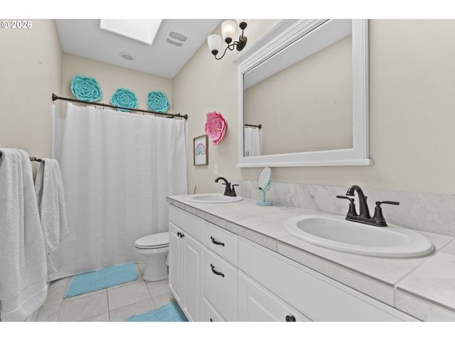 8811 Ne 212TH Ave, Vancouver, WA 98682