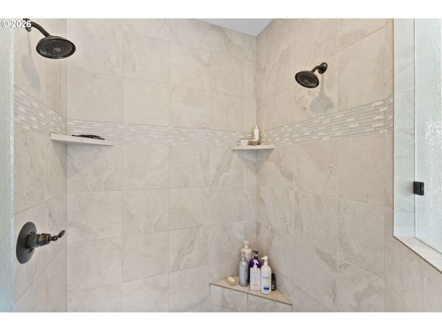 8811 Ne 212TH Ave, Vancouver, WA 98682