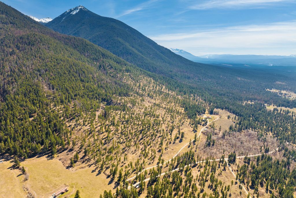 784 Pluid Road, Eureka, MT 59917
