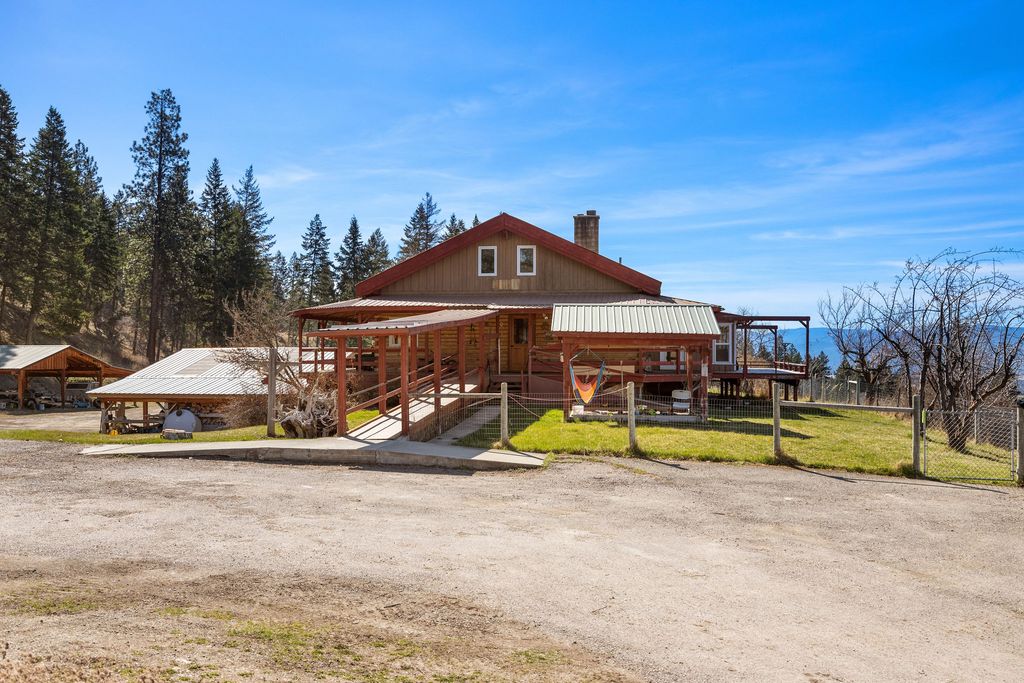784 Pluid Road, Eureka, MT 59917 photo 24