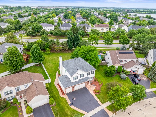 3 Arbors Edge Court, Bolingbrook, IL 60490