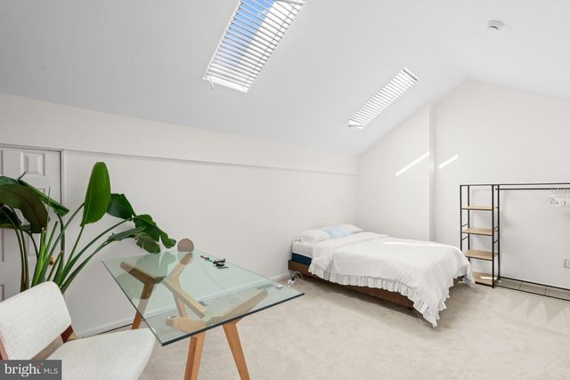 6515 RIVER TWEED LN, Alexandria, VA 22312