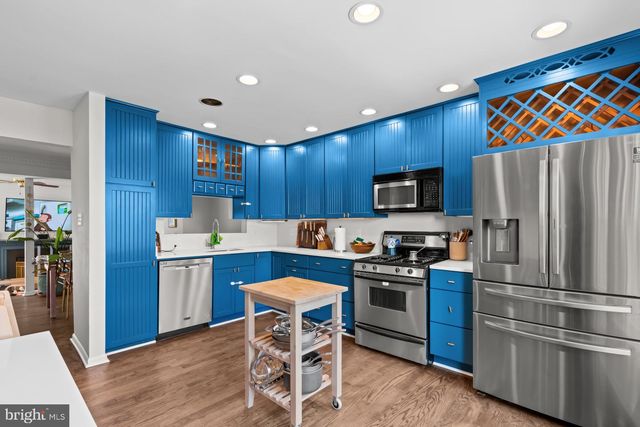 6515 RIVER TWEED LN, Alexandria, VA 22312