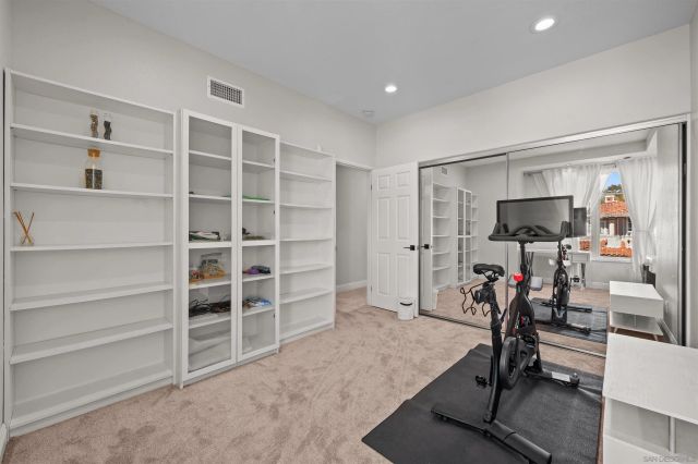 9760 Claiborne Sq, La Jolla, CA 92037