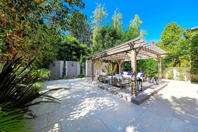 9760 Claiborne Sq, La Jolla, CA 92037