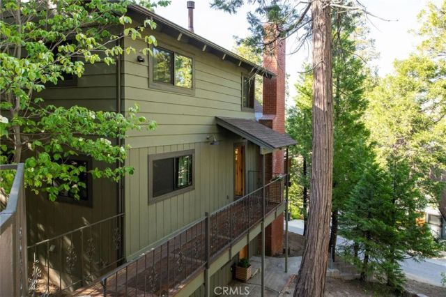 240 Blue Lake Road, Lake Arrowhead, CA 92352