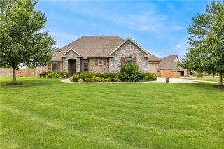 380 Waterfalls Drive, Farmington, AR 72730