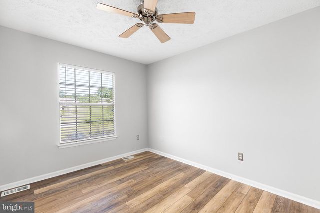 11121 OXFORD TER, Fredericksburg, VA 22407