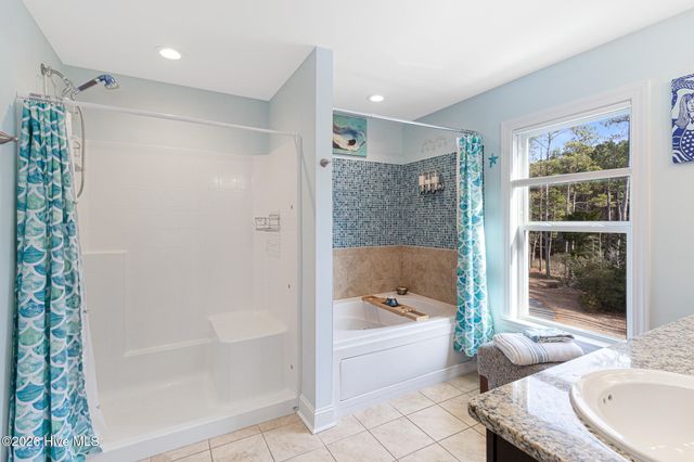 542 Shipmast Court, Beaufort, NC 28516