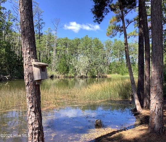 542 Shipmast Court, Beaufort, NC 28516