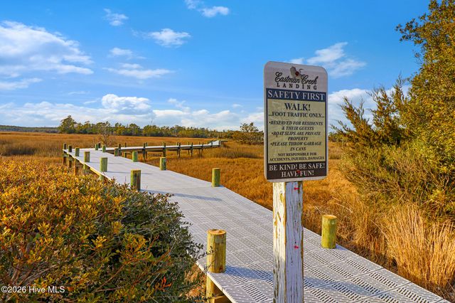 542 Shipmast Court, Beaufort, NC 28516