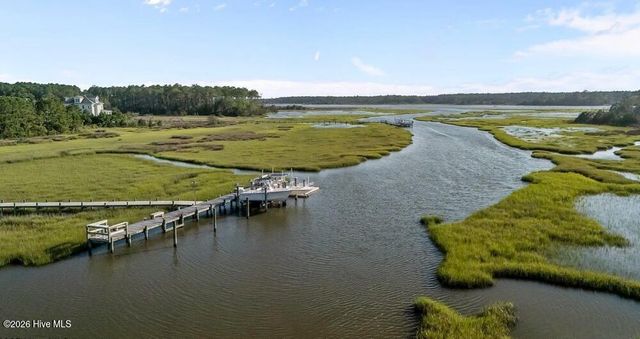 542 Shipmast Court, Beaufort, NC 28516