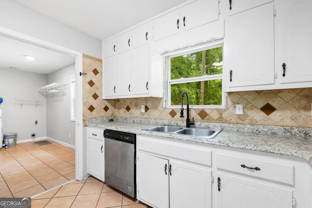6940 Vesta Brook Drive, Morrow, GA 30260