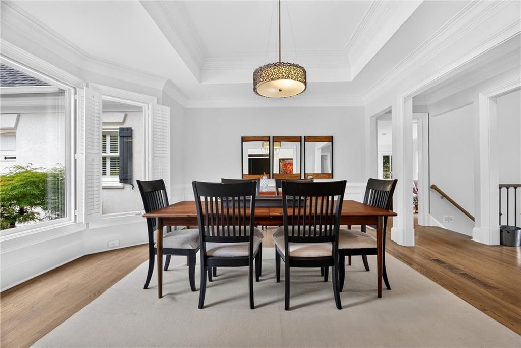 Image 19 of property listing at 950 Tiverton Lane, Johns Creek, GA 30022