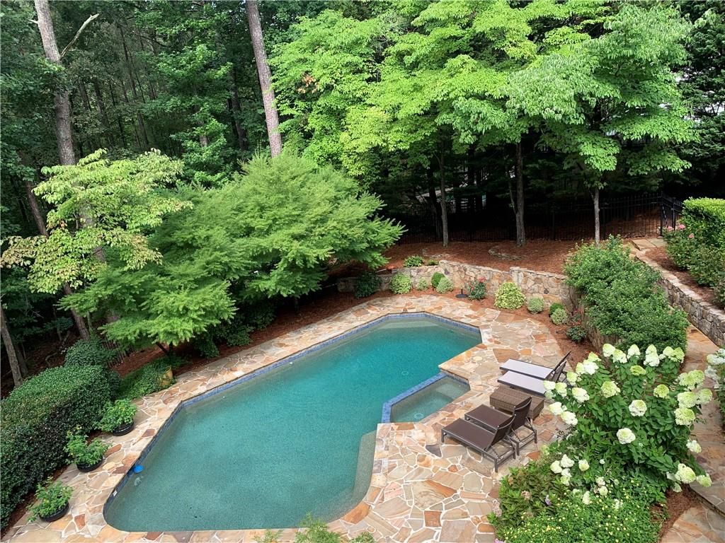Image 2 of property listing at 950 Tiverton Lane, Johns Creek, GA 30022