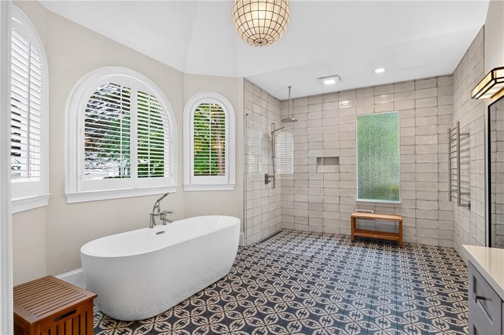 Image 26 of property listing at 950 Tiverton Lane, Johns Creek, GA 30022