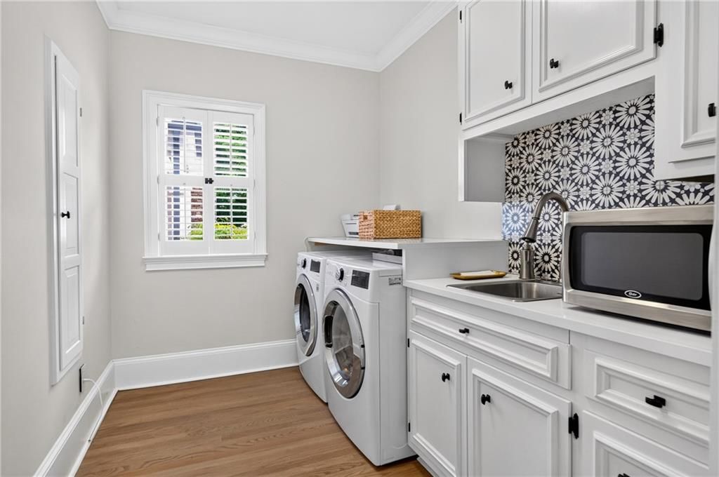 Image 29 of property listing at 950 Tiverton Lane, Johns Creek, GA 30022
