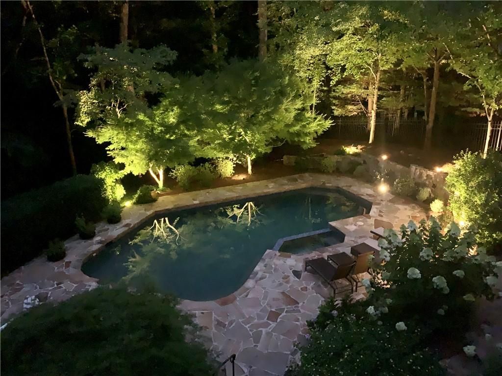 Image 3 of property listing at 950 Tiverton Lane, Johns Creek, GA 30022