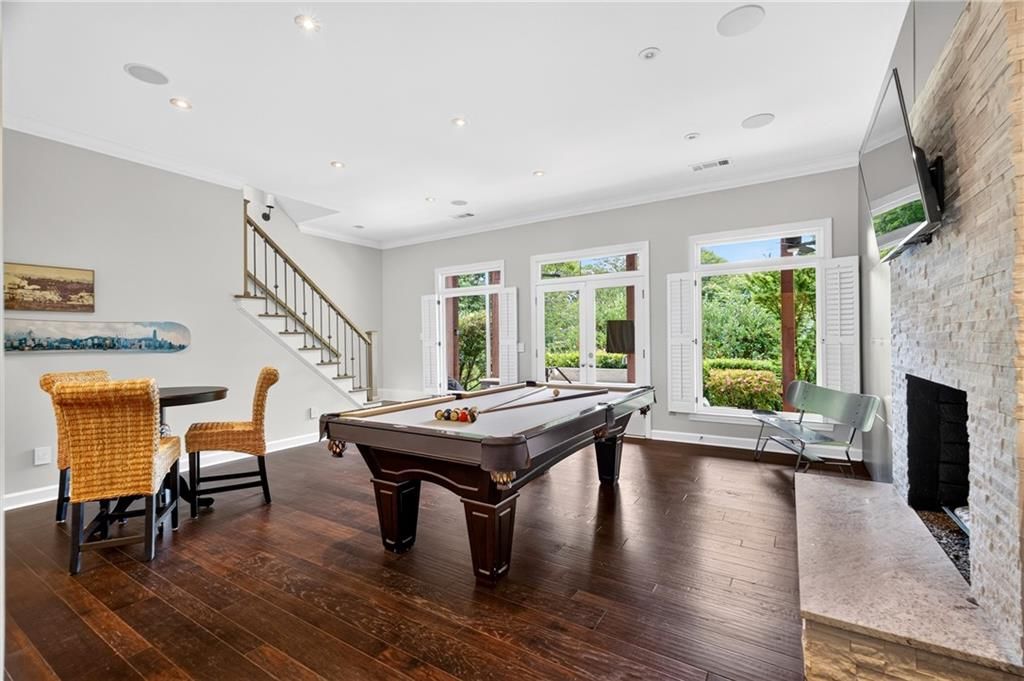 Image 32 of property listing at 950 Tiverton Lane, Johns Creek, GA 30022