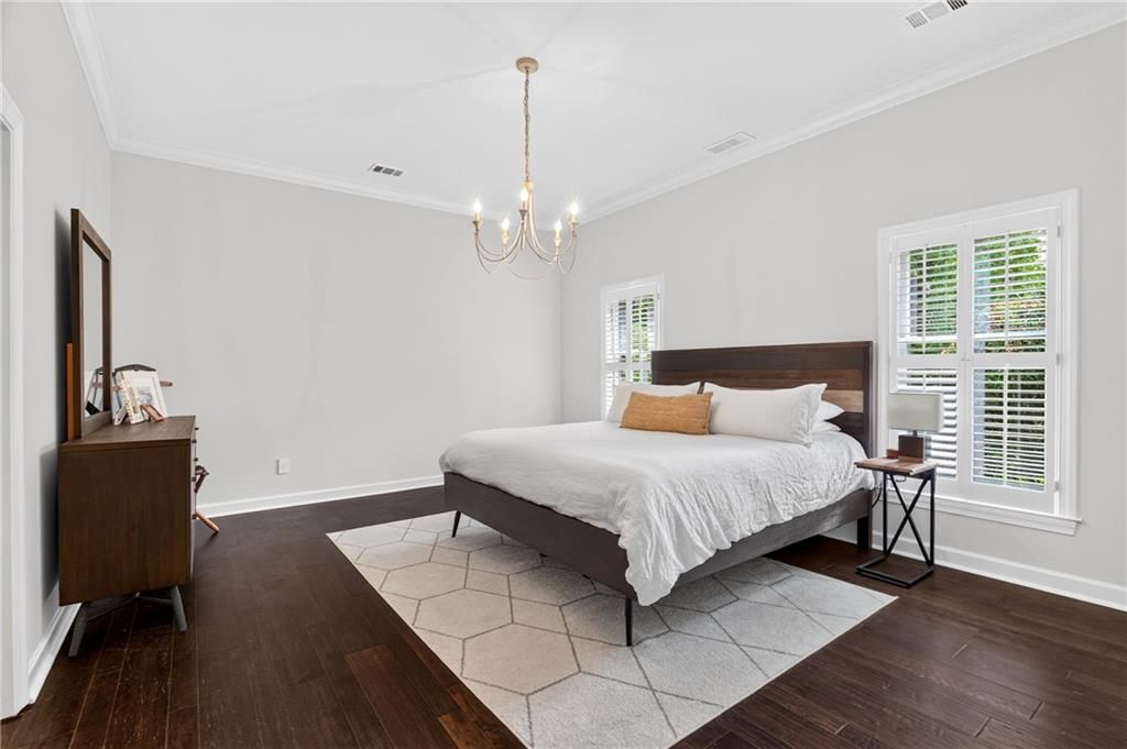 Image 34 of property listing at 950 Tiverton Lane, Johns Creek, GA 30022