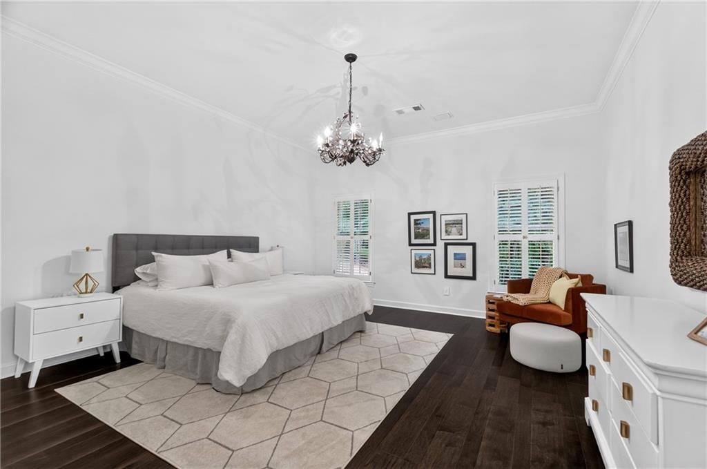 Image 36 of property listing at 950 Tiverton Lane, Johns Creek, GA 30022