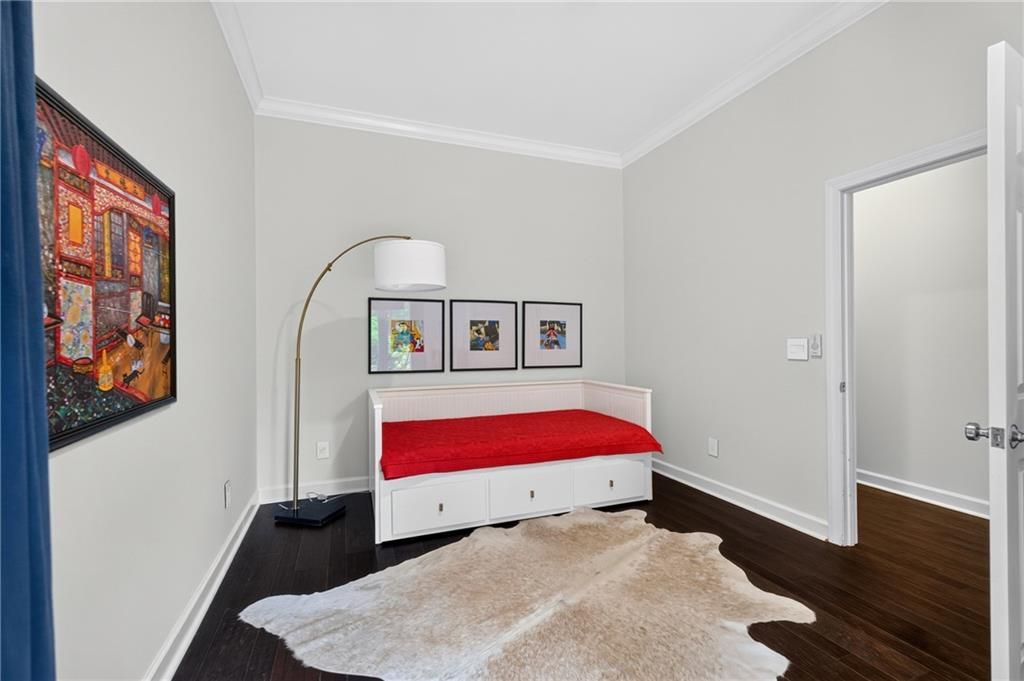 Image 40 of property listing at 950 Tiverton Lane, Johns Creek, GA 30022