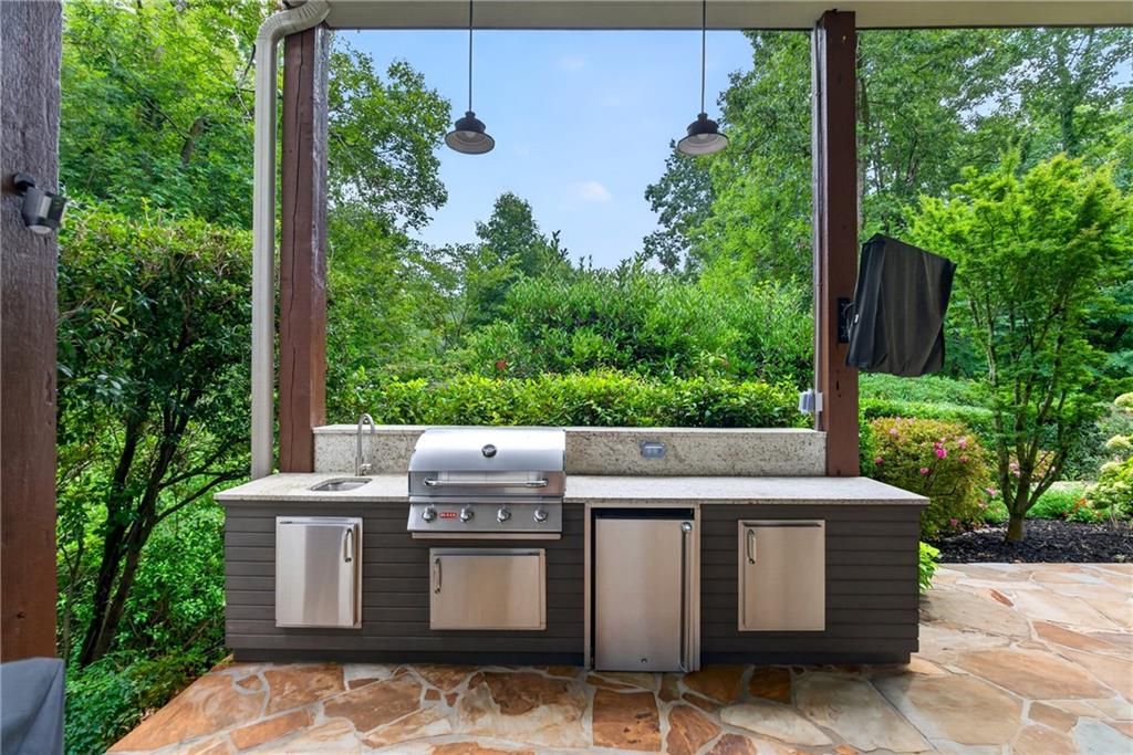 Image 44 of property listing at 950 Tiverton Lane, Johns Creek, GA 30022