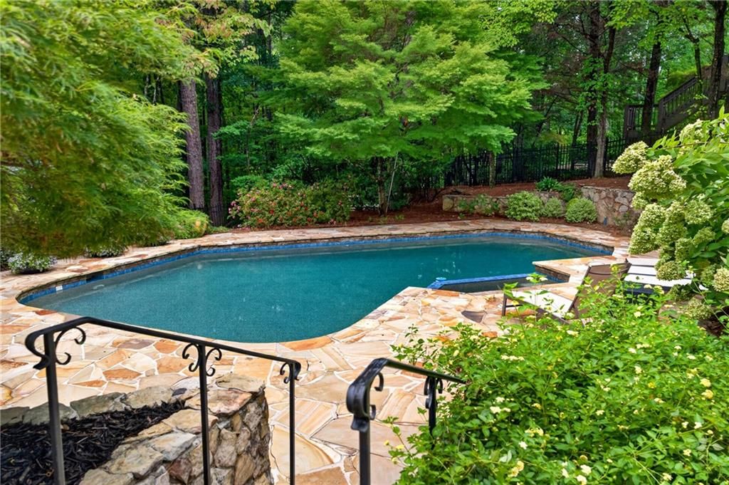 Image 46 of property listing at 950 Tiverton Lane, Johns Creek, GA 30022