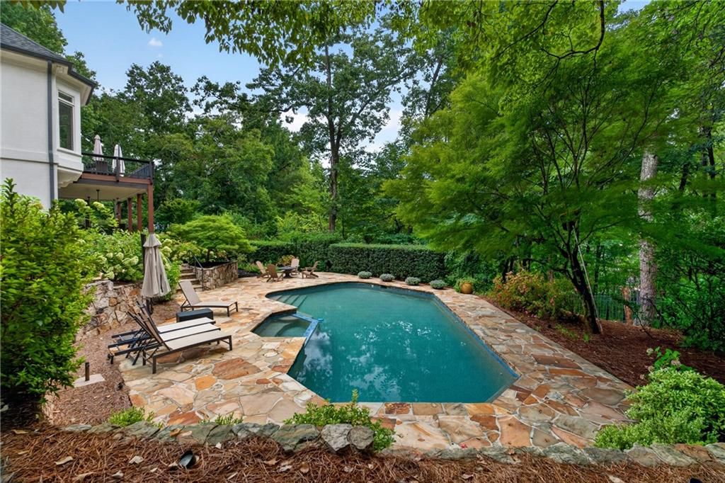 Image 47 of property listing at 950 Tiverton Lane, Johns Creek, GA 30022