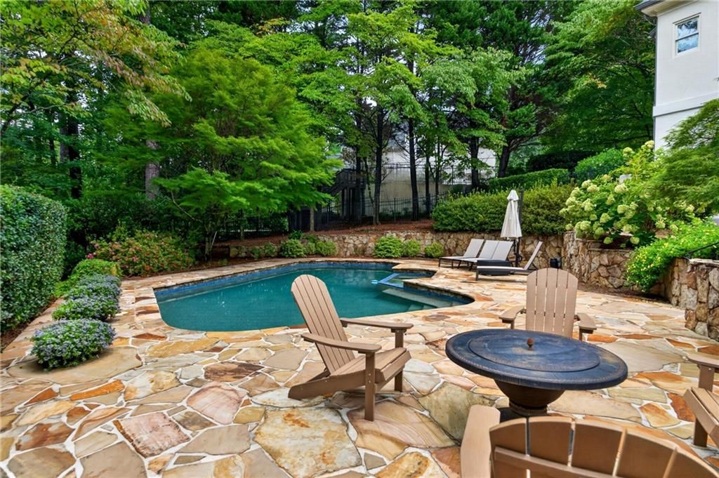 Image 48 of property listing at 950 Tiverton Lane, Johns Creek, GA 30022